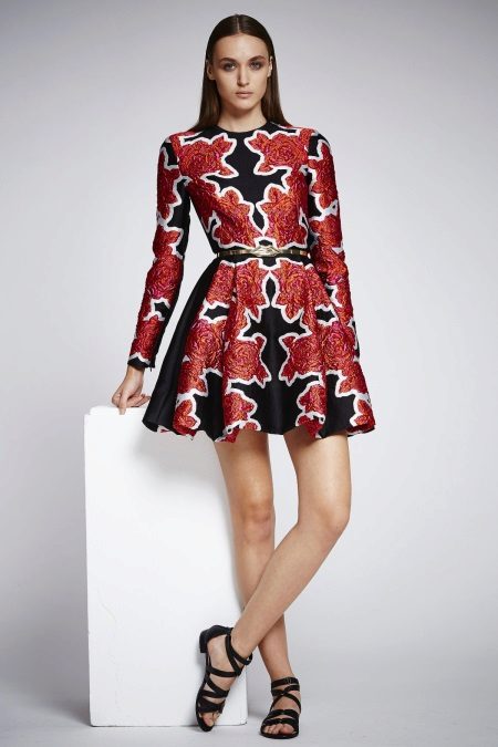 A-line κοντό φόρεμα με floral μοτίβο