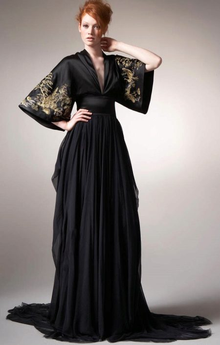Vakarinė ilga juoda suknelė su rytietiškais siuvinėjimais