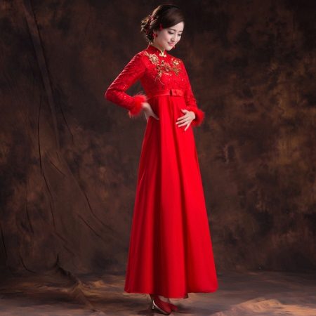 Kjole i orientalsk stil for en fuld kvinde