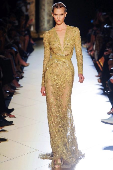 Altın rengi dantel elbise