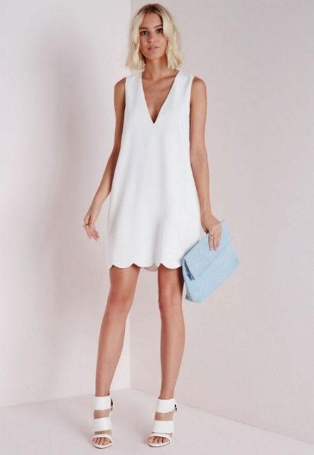 Λευκό φόρεμα με βραχύ βισκόζη