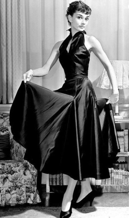 فستان مع الكم الأمريكي أودري هيبورن