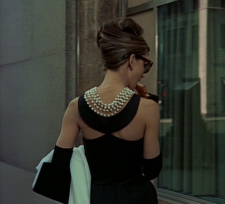 Audrey Hepburn atviros vakarinės suknelės