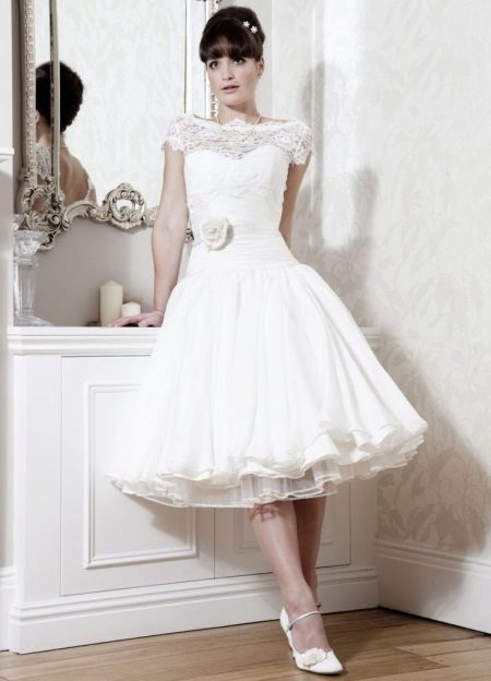 Estilo dos anos 50 vestido de casamento inchado