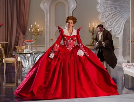 Un magnifico abito rosso in stile barocco