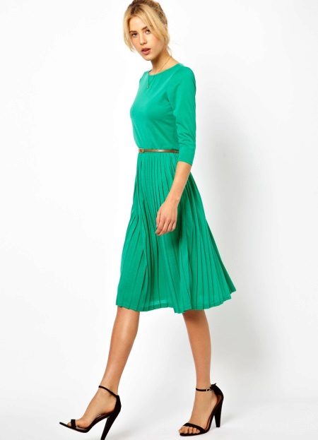 Proginė žalia suknelė
