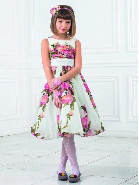 Pakaian barisan dengan belon skirt pendek untuk kanak-kanak perempuan