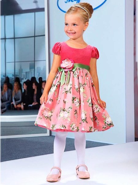 Elegant dress for the girl pink