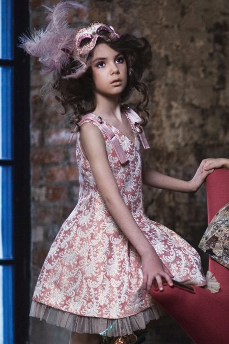 Váy kiểu retro cho bé gái 11 tuổi.