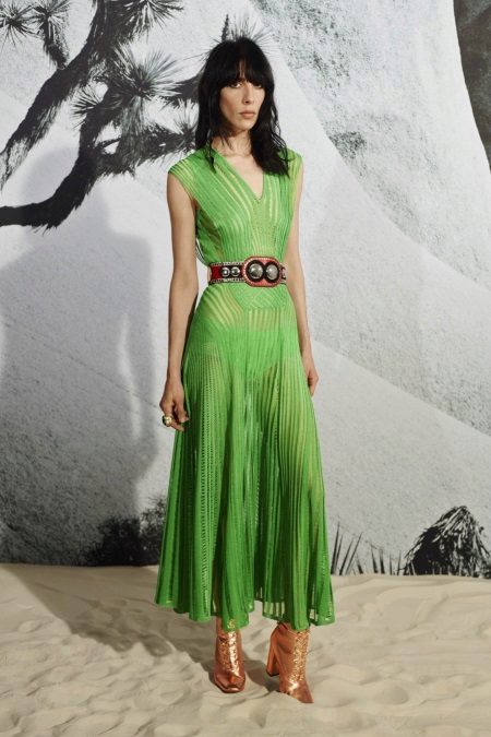Φωτεινό πράσινο φόρεμα με ζώνη
