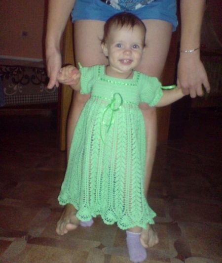 Váy trang trí ruy băng cho bé gái đến 1 tuổi