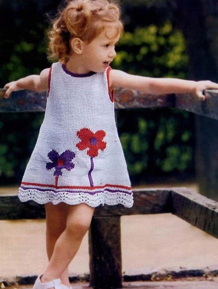 Pletené kvetinové šaty pre dievčatá pletenie